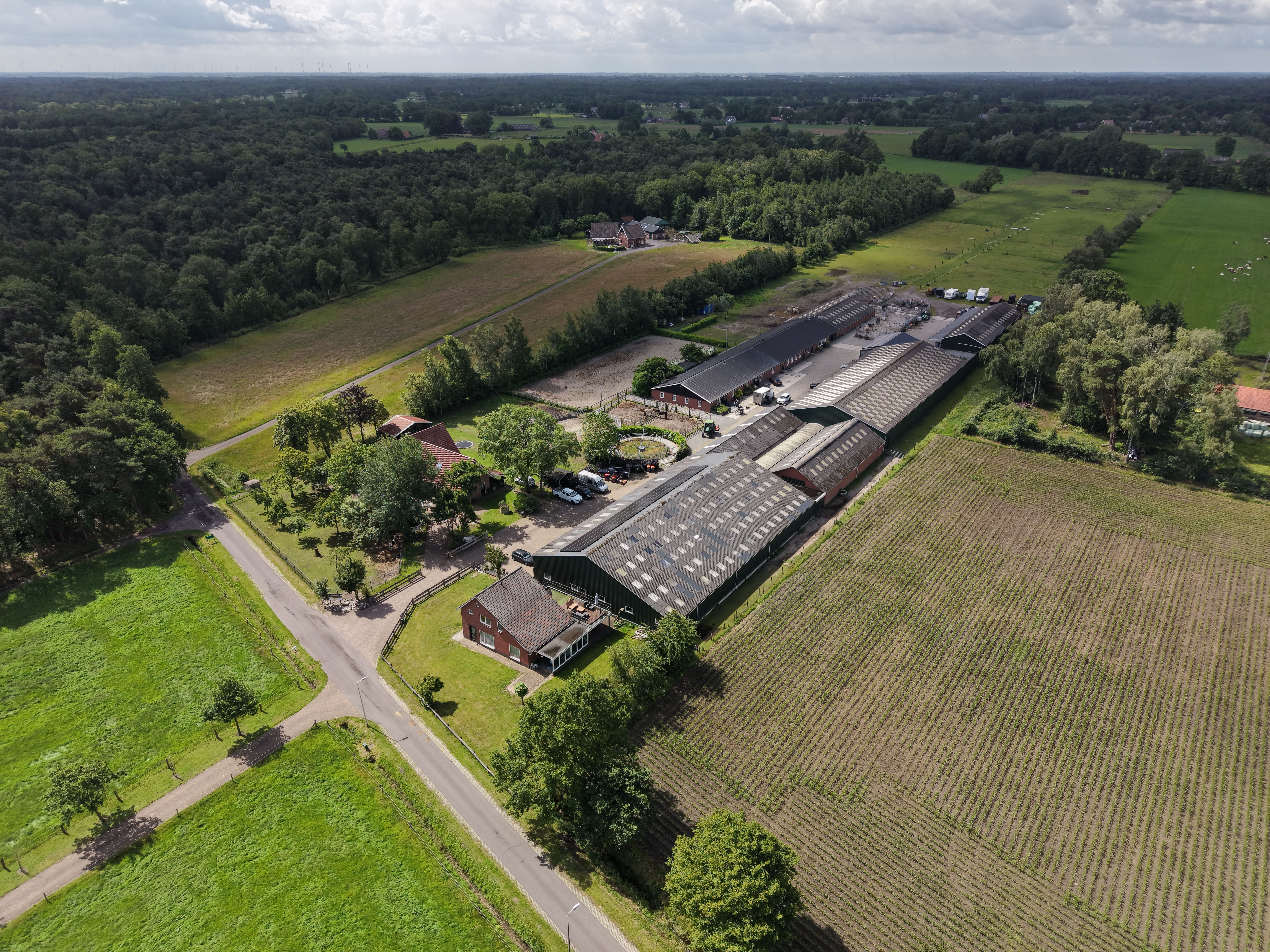 Luchtfoto van de locatie van Hanna zorgt
